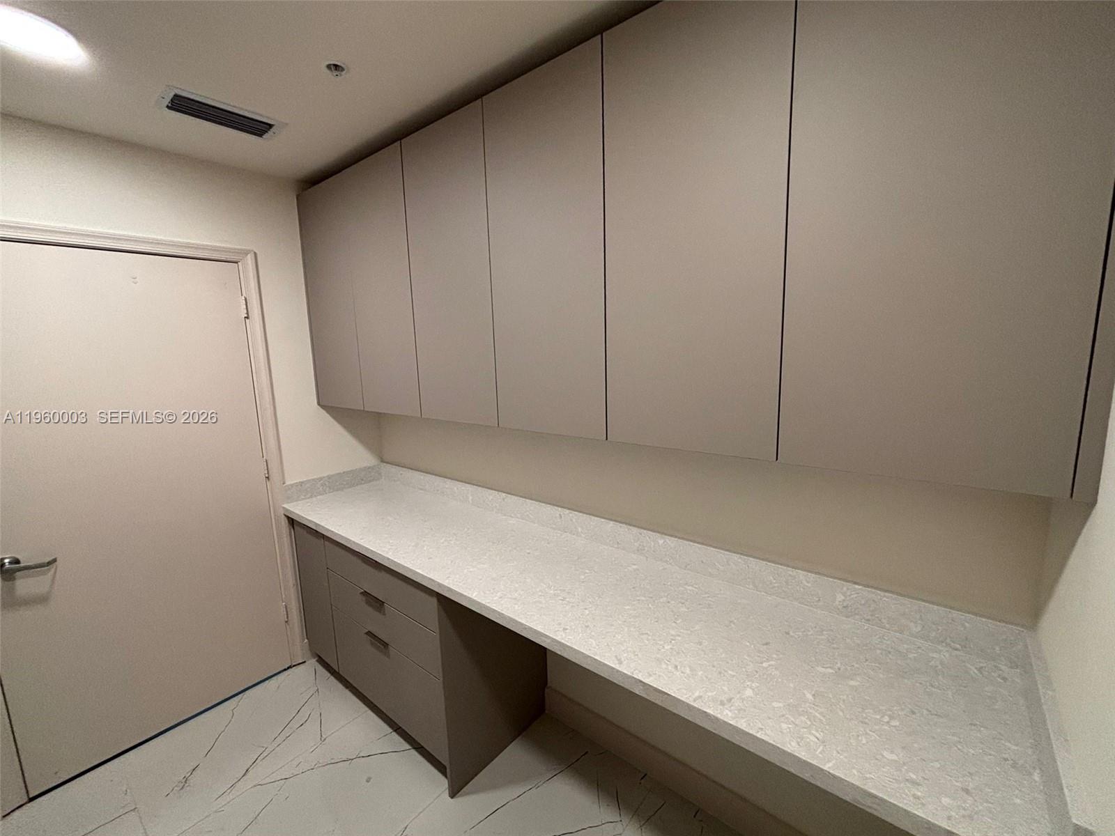 178  /   sq. ft. $ 2026-02-05 0 Photo