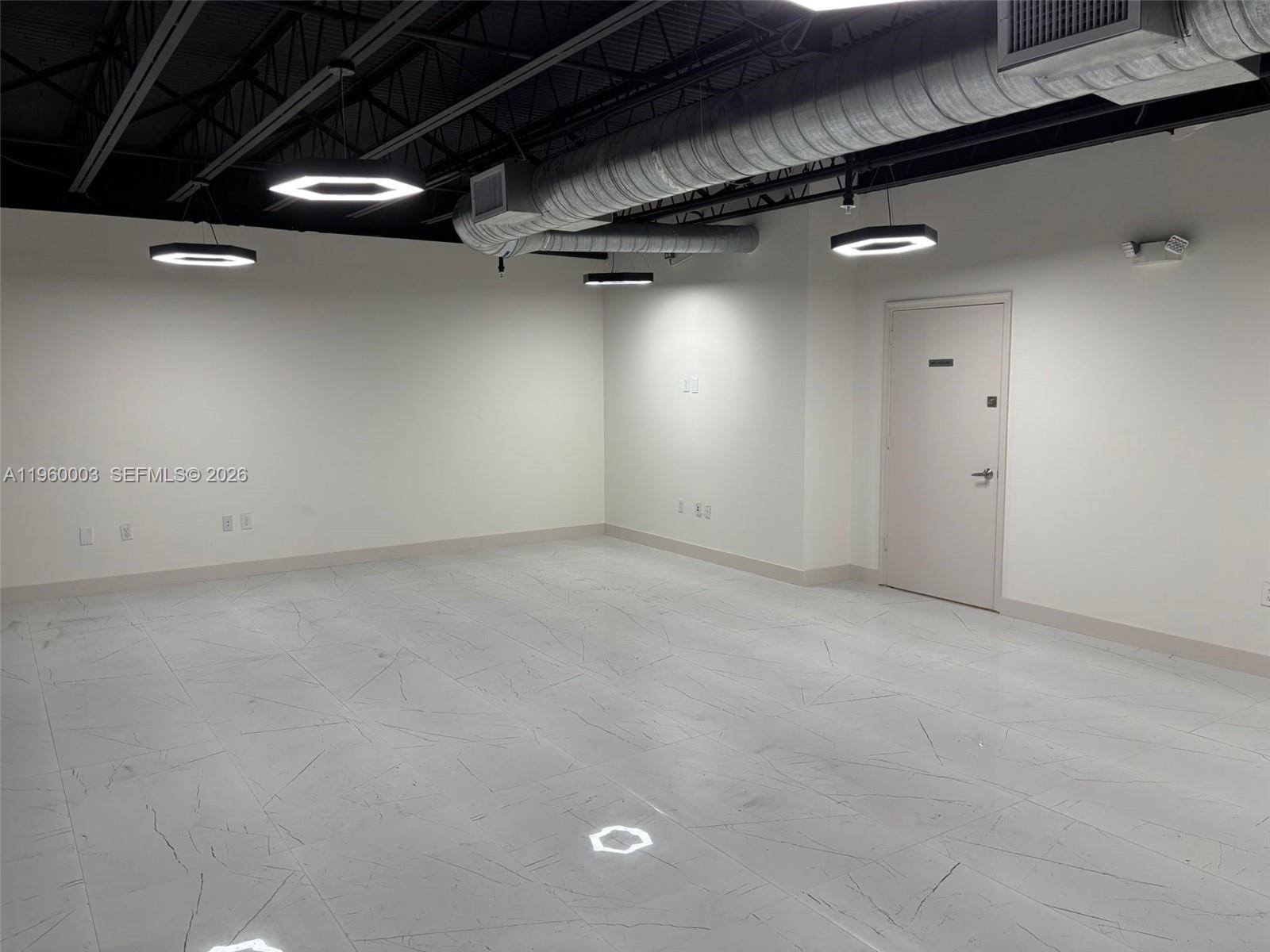 178  /   sq. ft. $ 2026-02-05 0 Photo