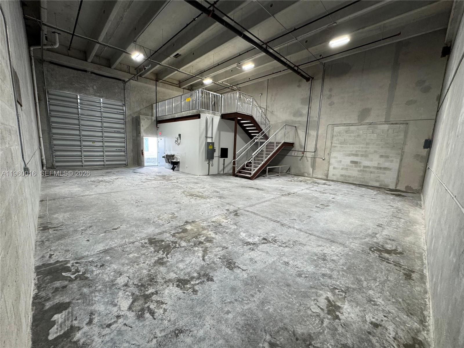 125  /   sq. ft. $ 2026-02-05 0 Photo