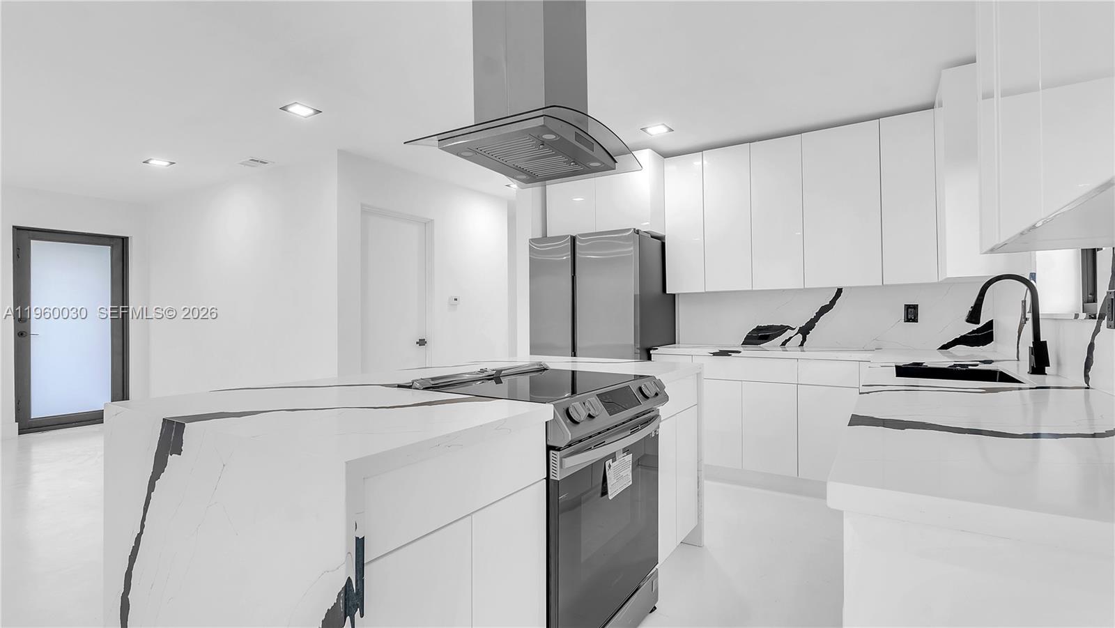 3810 3 / 2 1566 sq. ft. $ 2026-02-05 0 foto