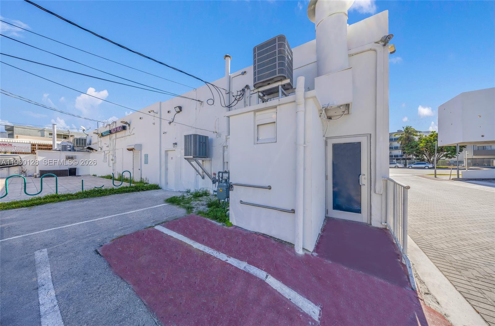   /   кв.футов $ 2026-02-05 0 Фото