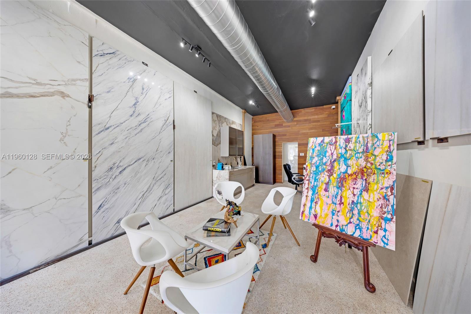   /   кв.футов $ 2026-02-05 0 Фото