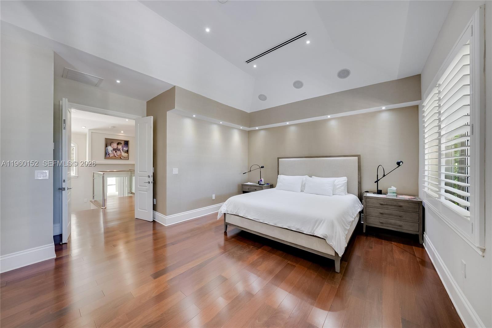 Photo of 520 Parkway (520), Golden Beach, Florida, 33160 -