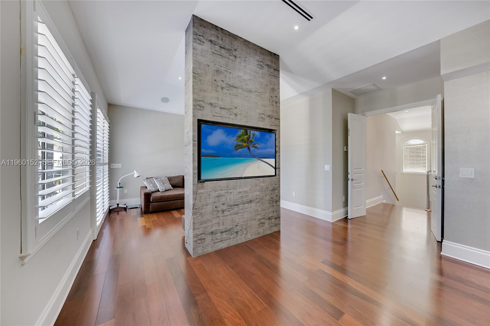 Photo of 520 Parkway (520), Golden Beach, Florida, 33160 -