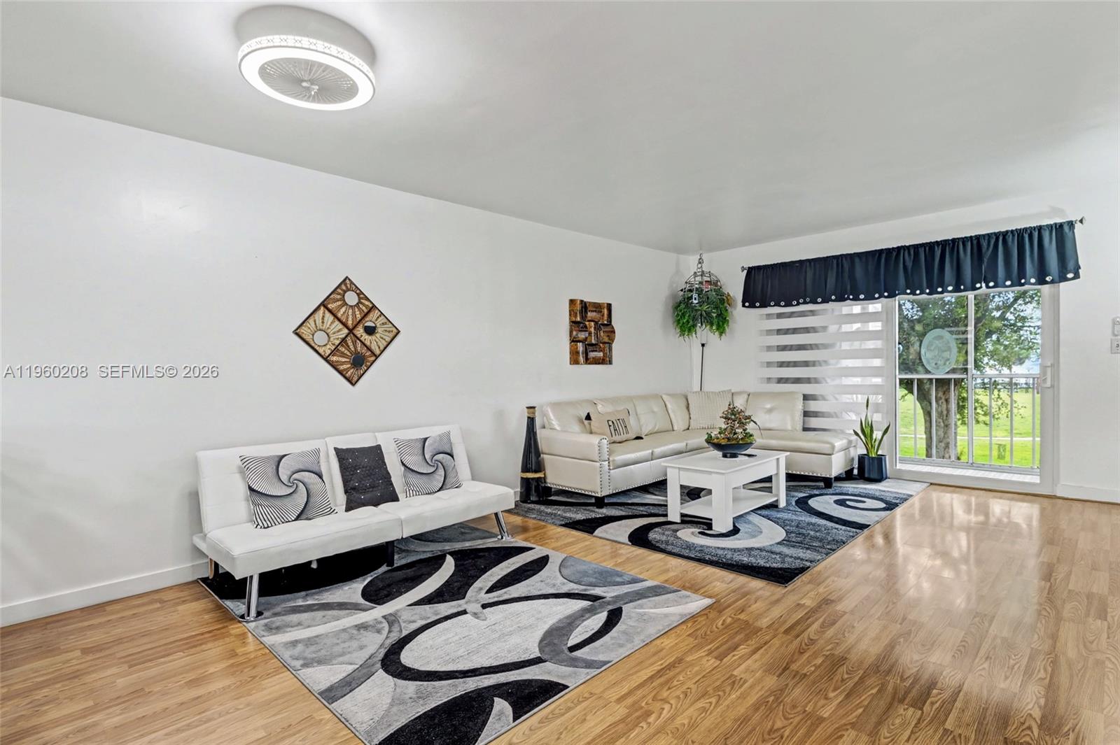 See details 207 2 / 2 992 sq. ft. $ 2026-02-05 0 Photo