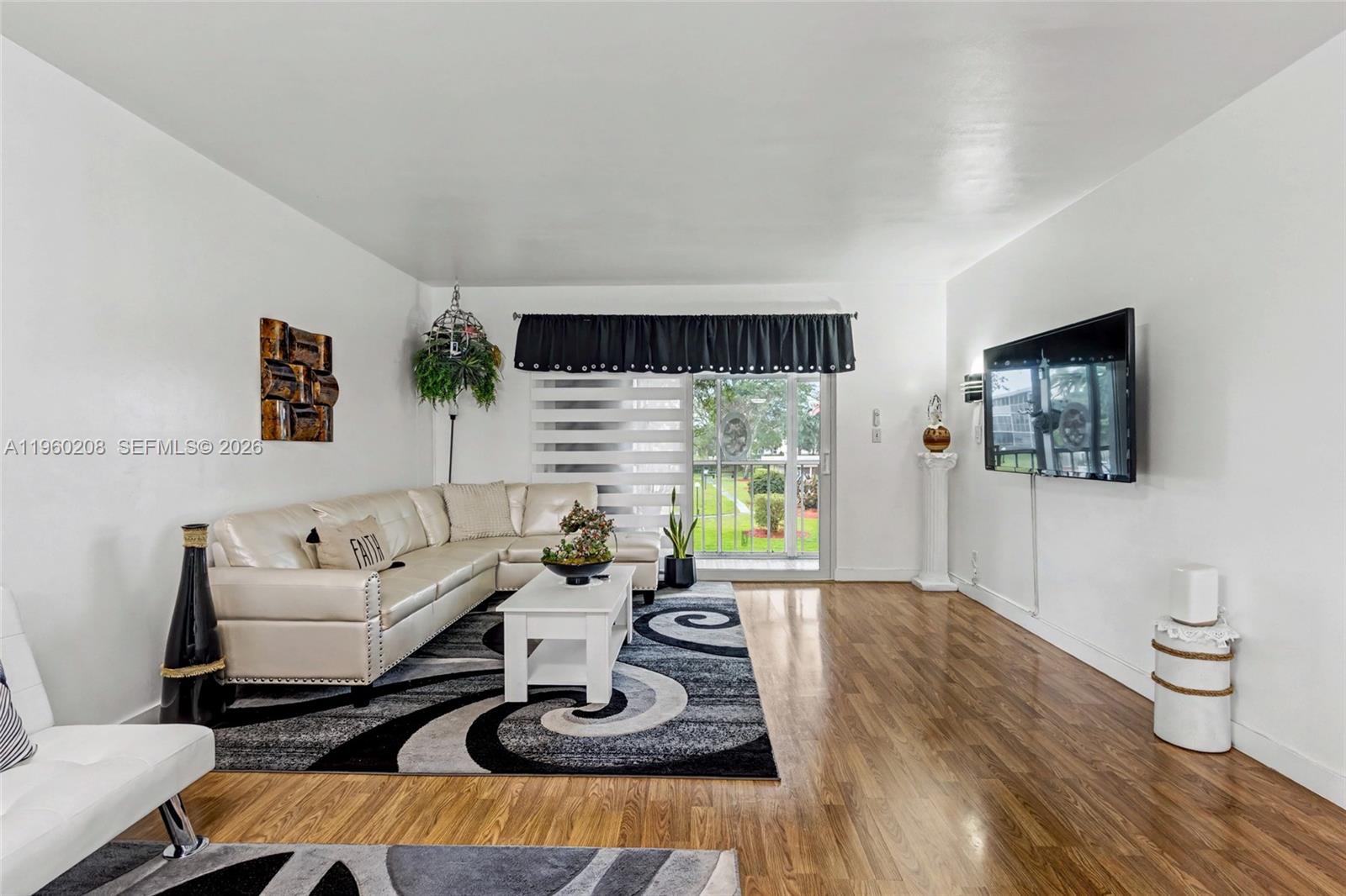 See details 207 2 / 2 992 sq. ft. $ 2026-02-05 0 Photo