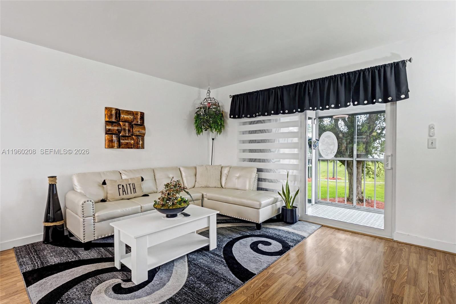 See details 207 2 / 2 992 sq. ft. $ 2026-02-05 0 Photo