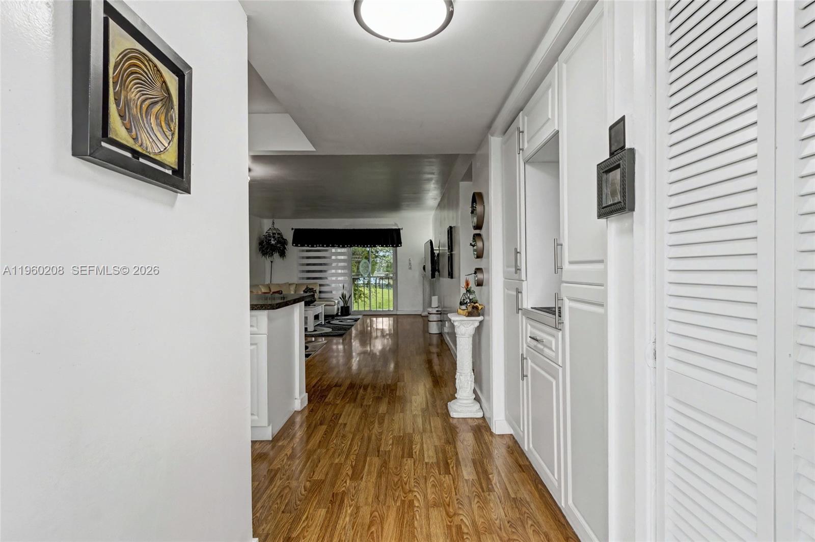 See details 207 2 / 2 992 sq. ft. $ 2026-02-05 0 Photo