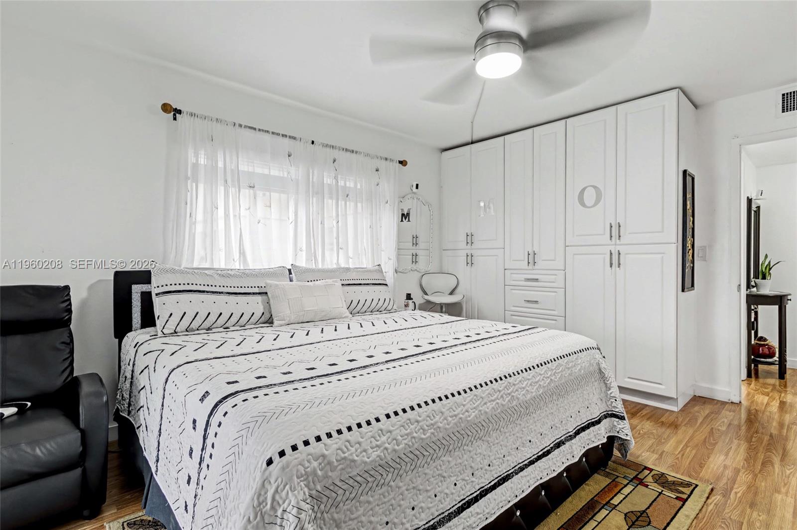 See details 207 2 / 2 992 sq. ft. $ 2026-02-05 0 Photo