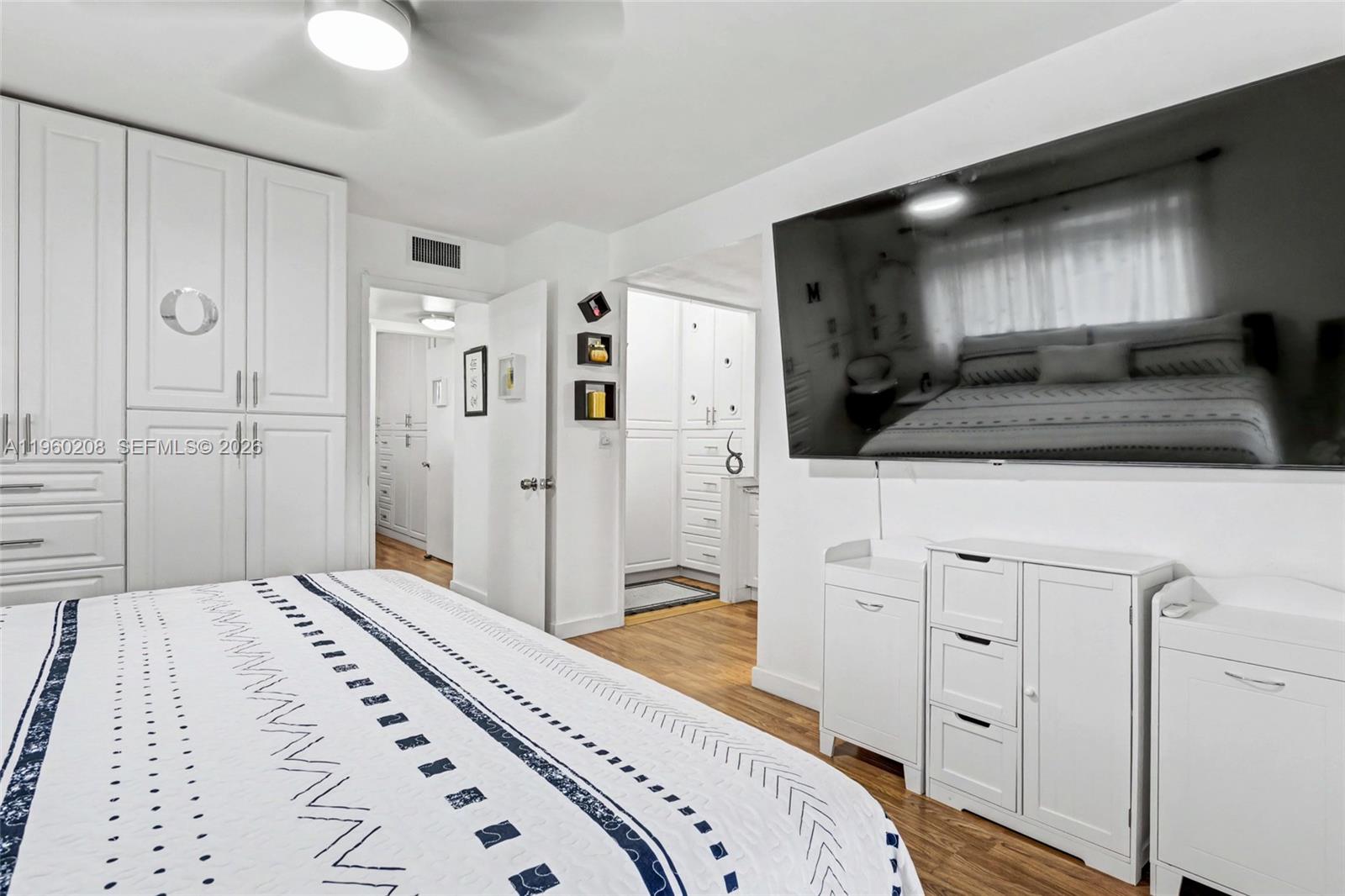 See details 207 2 / 2 992 sq. ft. $ 2026-02-05 0 Photo