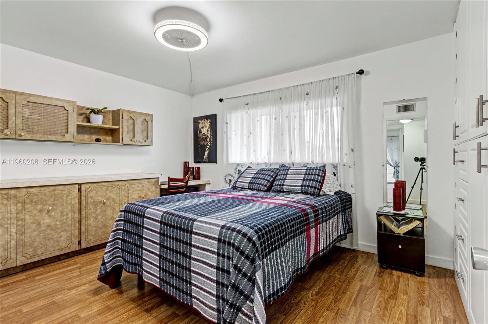 See details 207 2 / 2 992 sq. ft. $ 2026-02-05 0 Photo