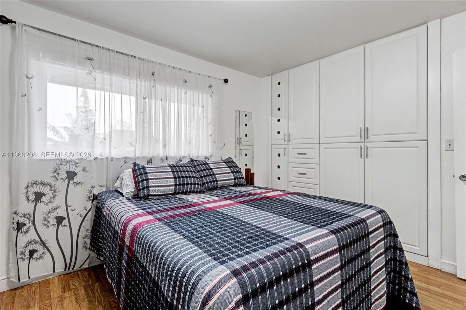 See details 207 2 / 2 992 sq. ft. $ 2026-02-05 0 Photo