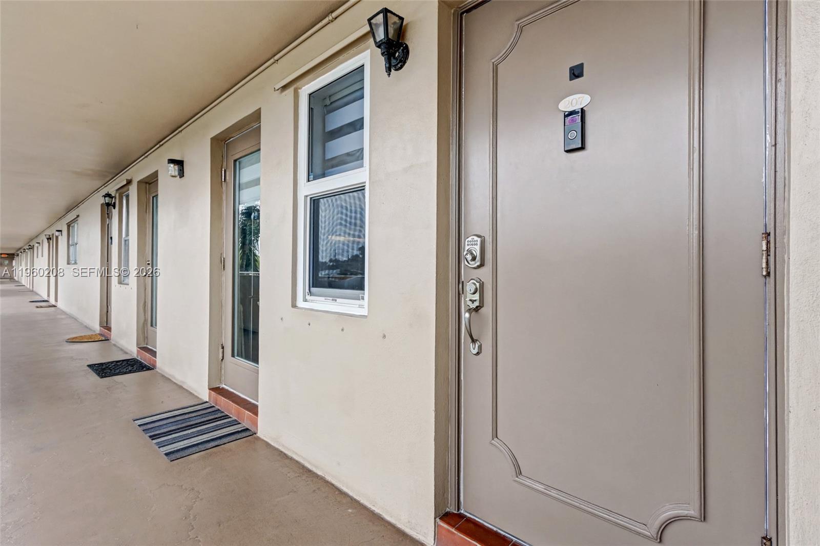 See details 207 2 / 2 992 sq. ft. $ 2026-02-05 0 Photo