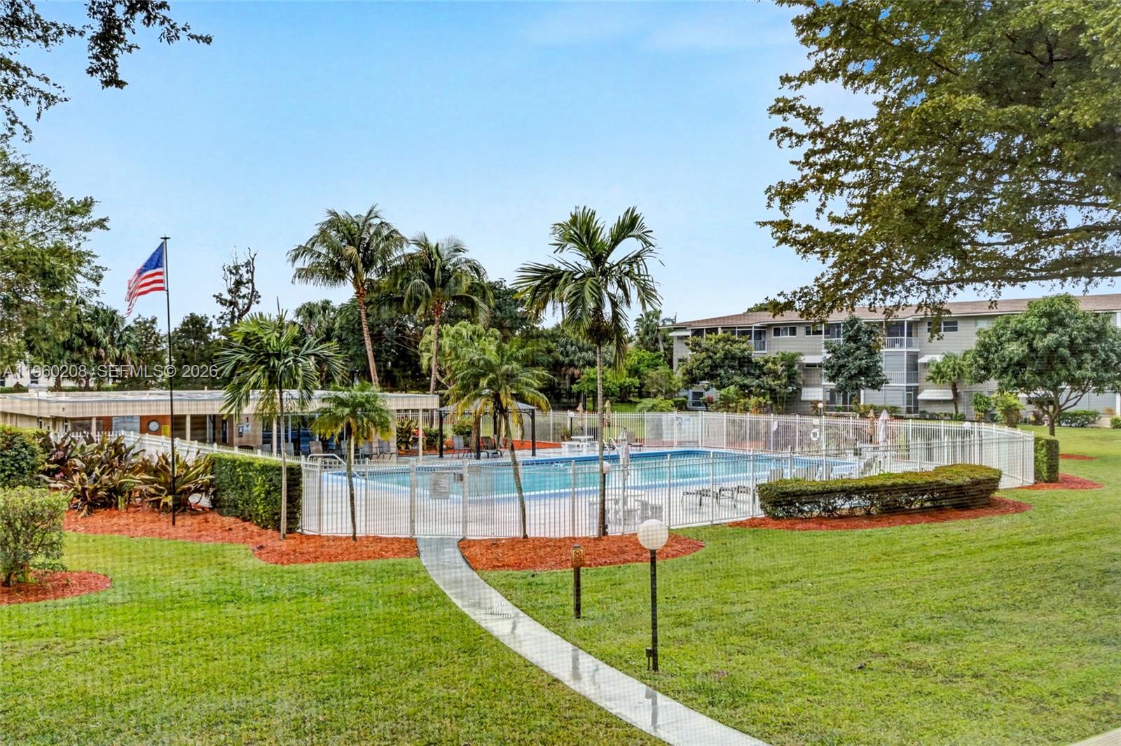 See details 207 2 / 2 992 sq. ft. $ 2026-02-05 0 Photo