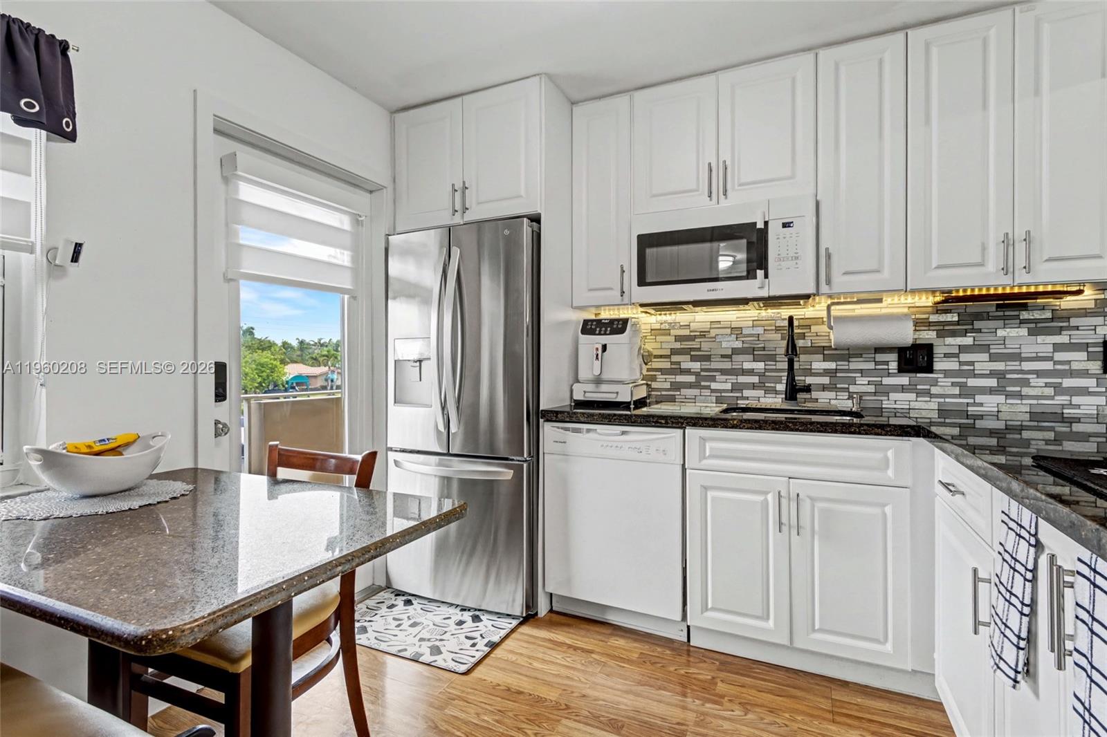 See details 207 2 / 2 992 sq. ft. $ 2026-02-05 0 Photo