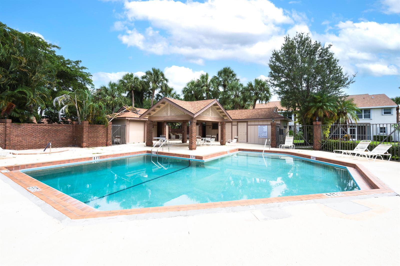 Ver detalles 340 3 / 2 1570 sq. ft. $ 2026-04-03 0 foto