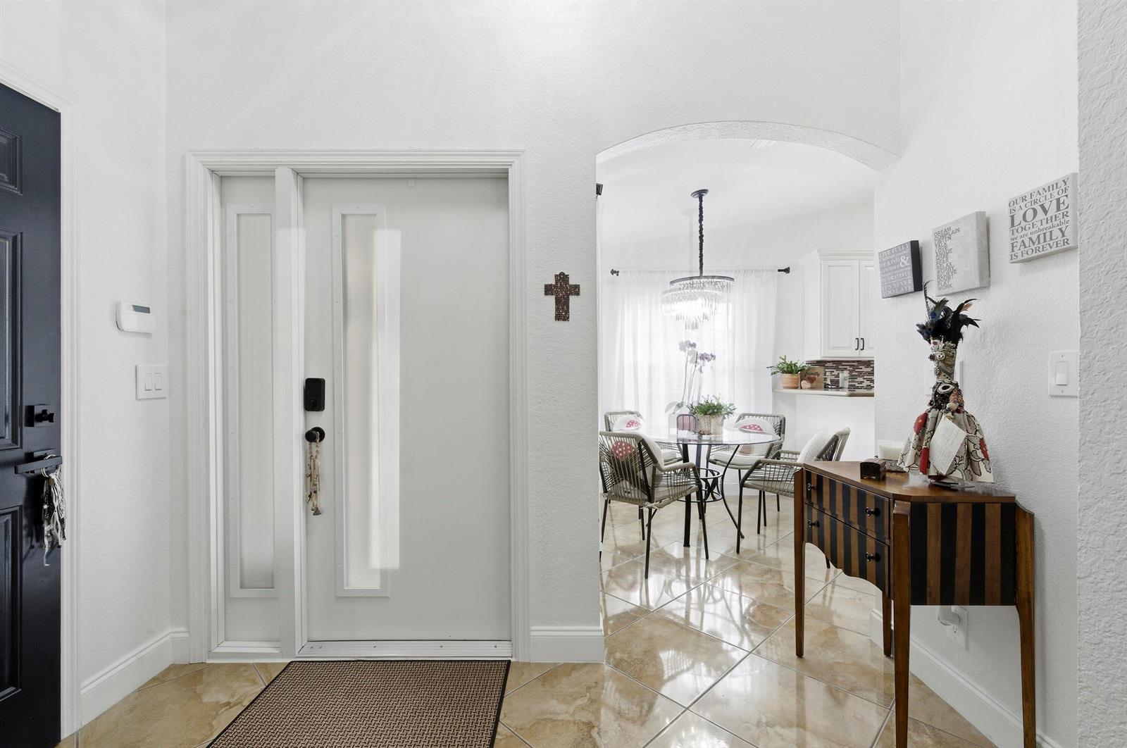 Ver detalles 340 3 / 2 1570 sq. ft. $ 2026-04-03 0 foto