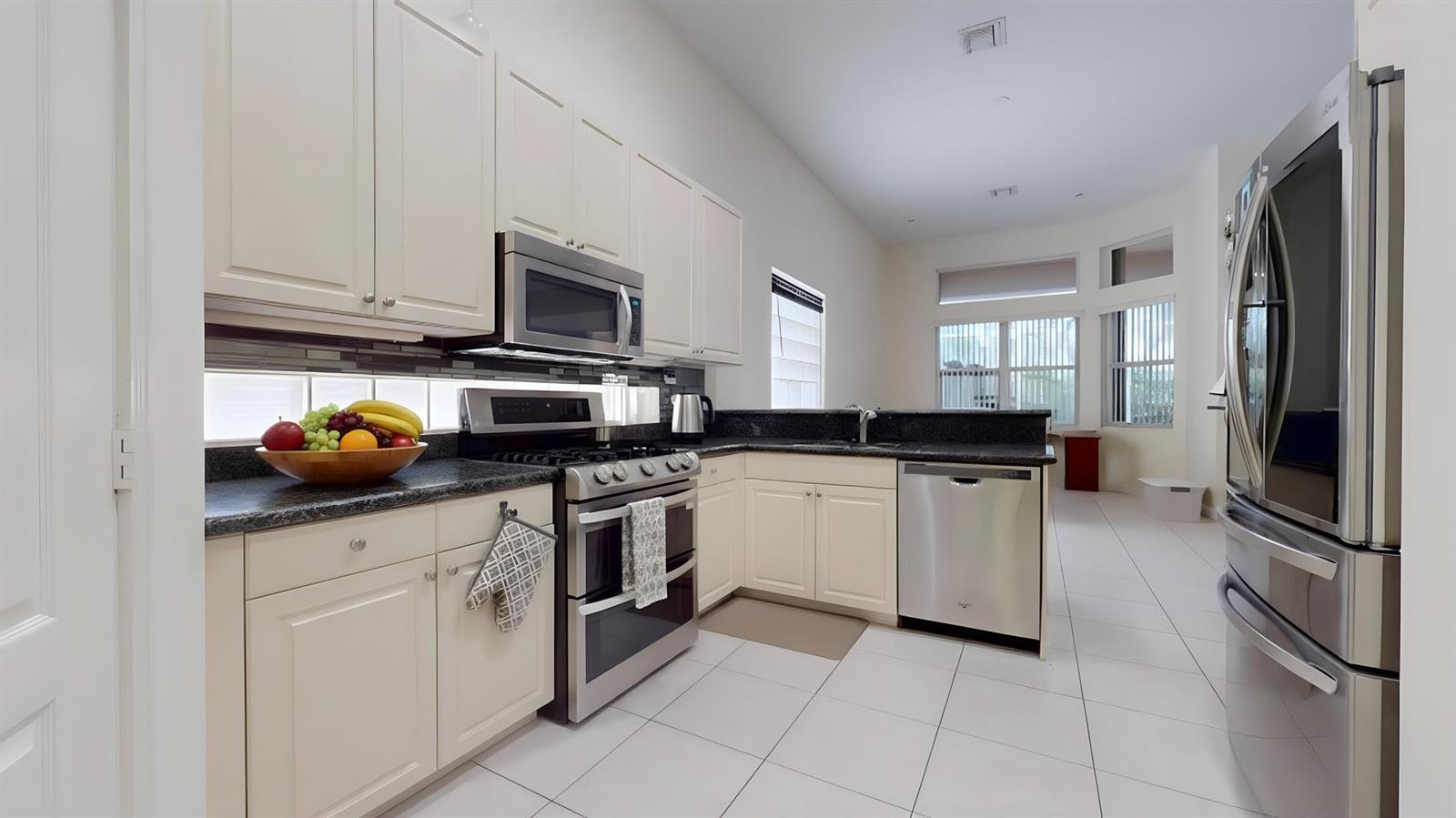 10072 3 / 2 1977 sq. ft. $ 2026-07-07 0 foto