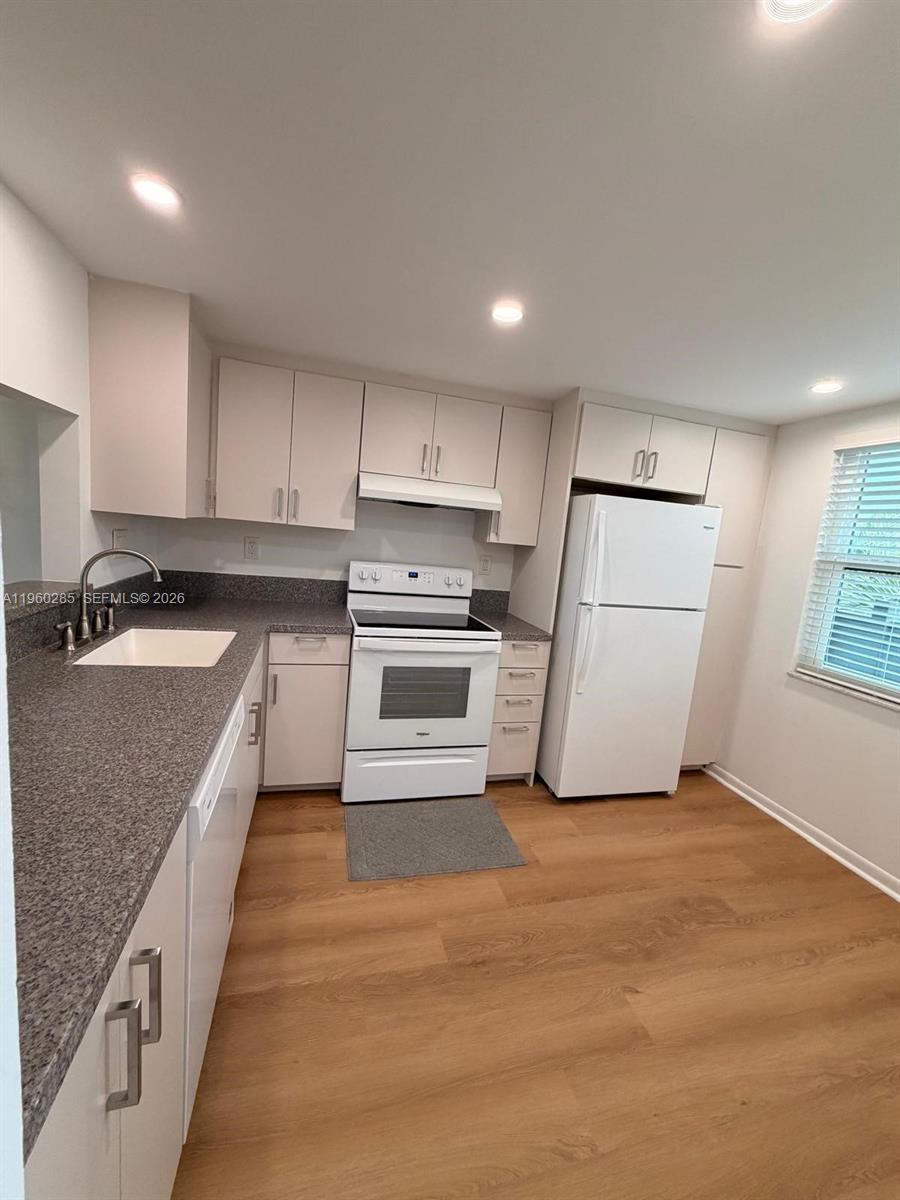 505 1 / 2  sq. ft. $ 2026-02-09 0 foto