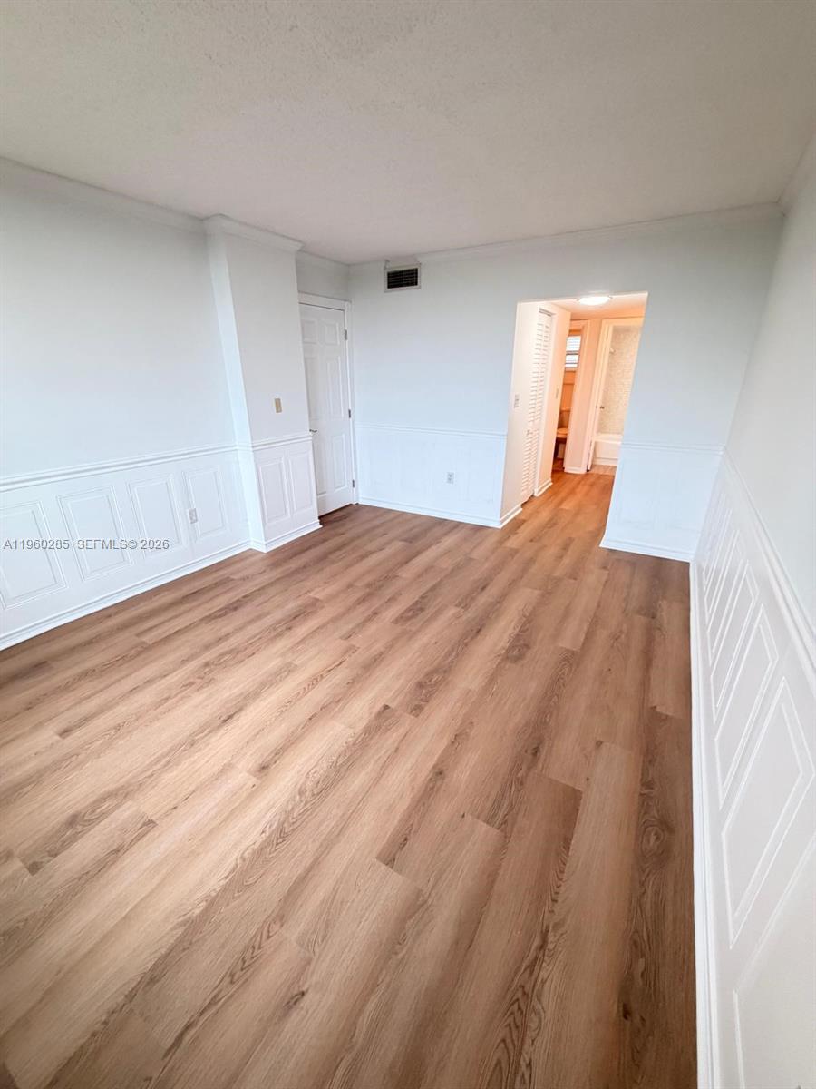 505 1 / 2  sq. ft. $ 2026-02-09 0 foto