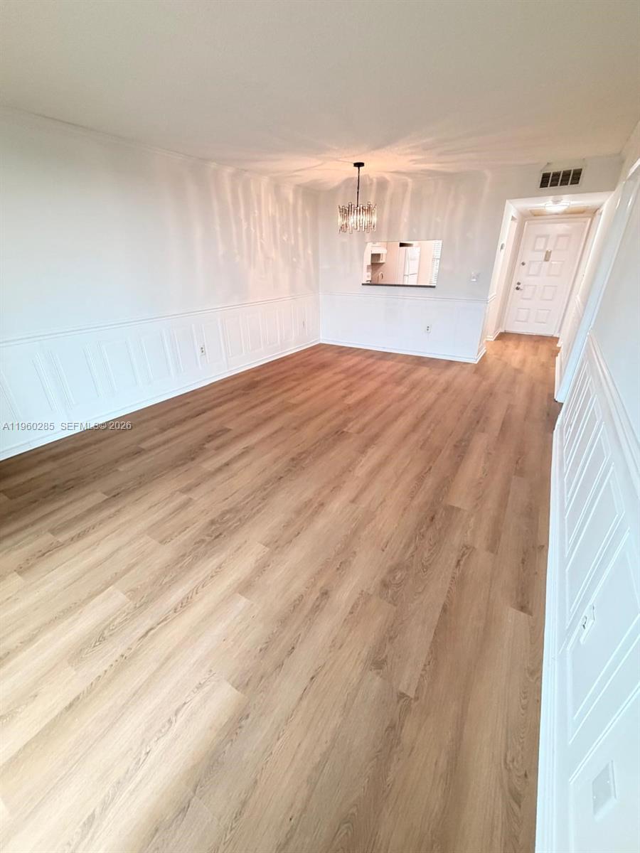 505 1 / 2  sq. ft. $ 2026-02-09 0 foto