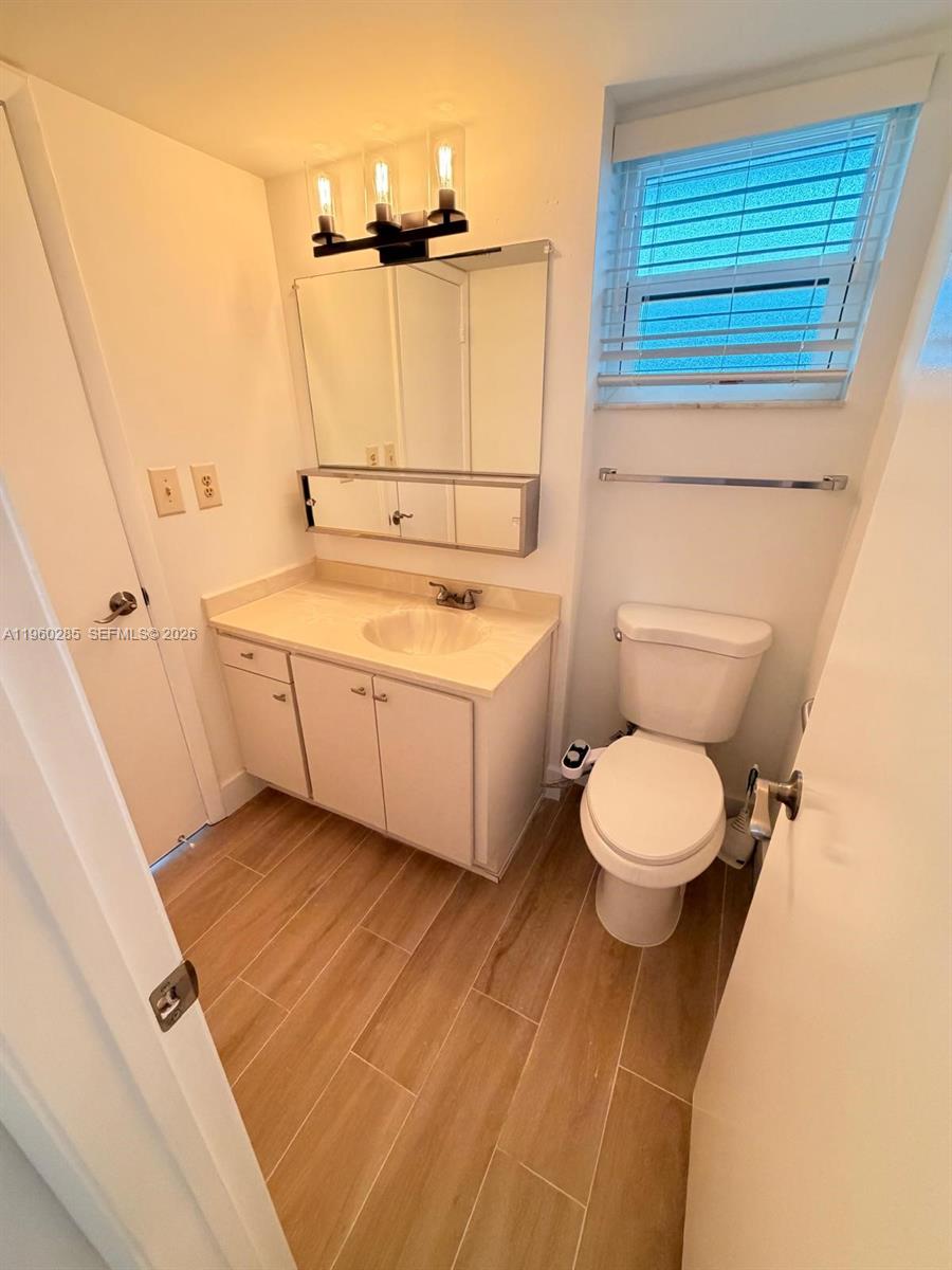 505 1 / 2  sq. ft. $ 2026-02-09 0 foto