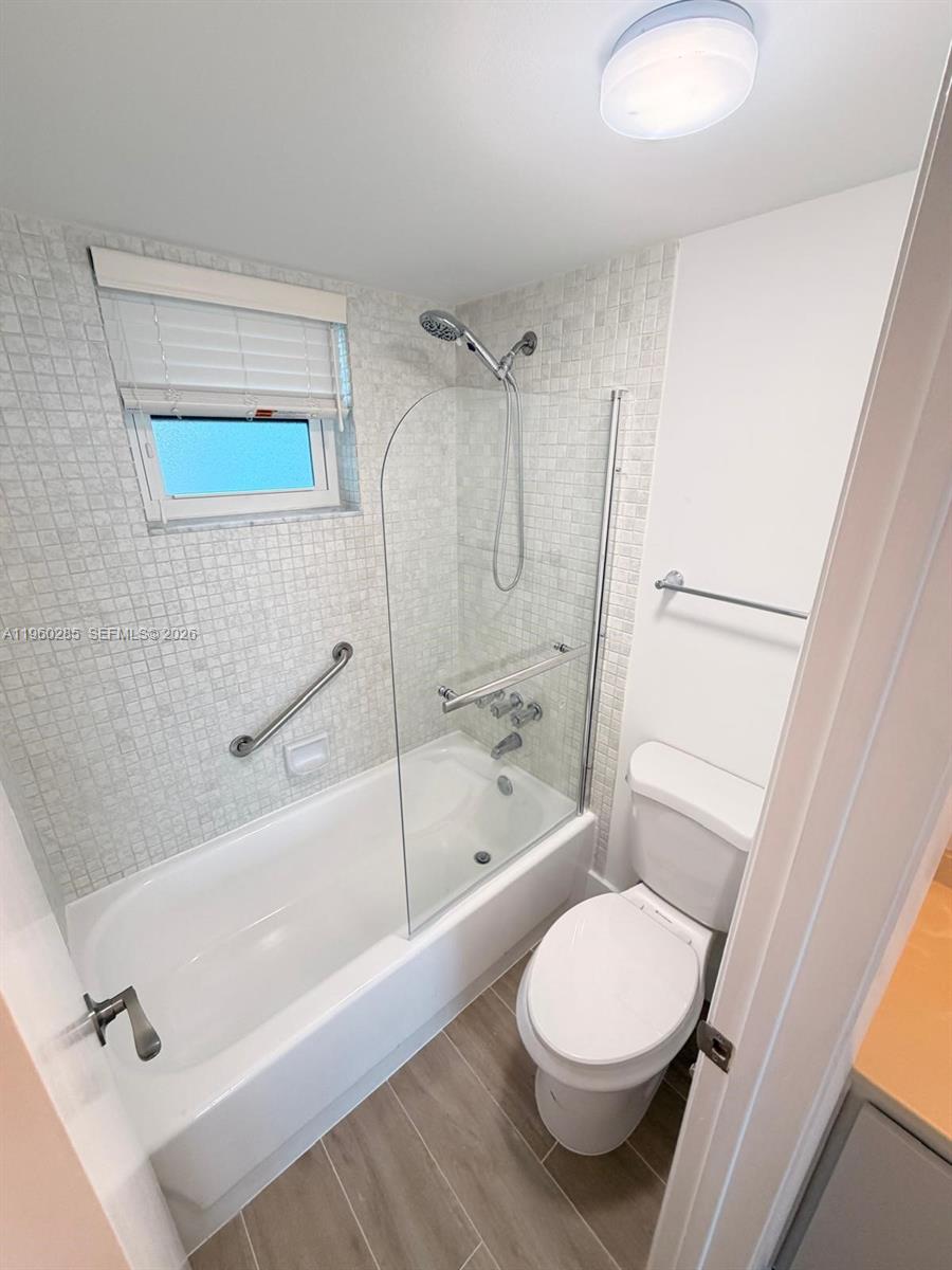 505 1 / 2  sq. ft. $ 2026-02-09 0 foto