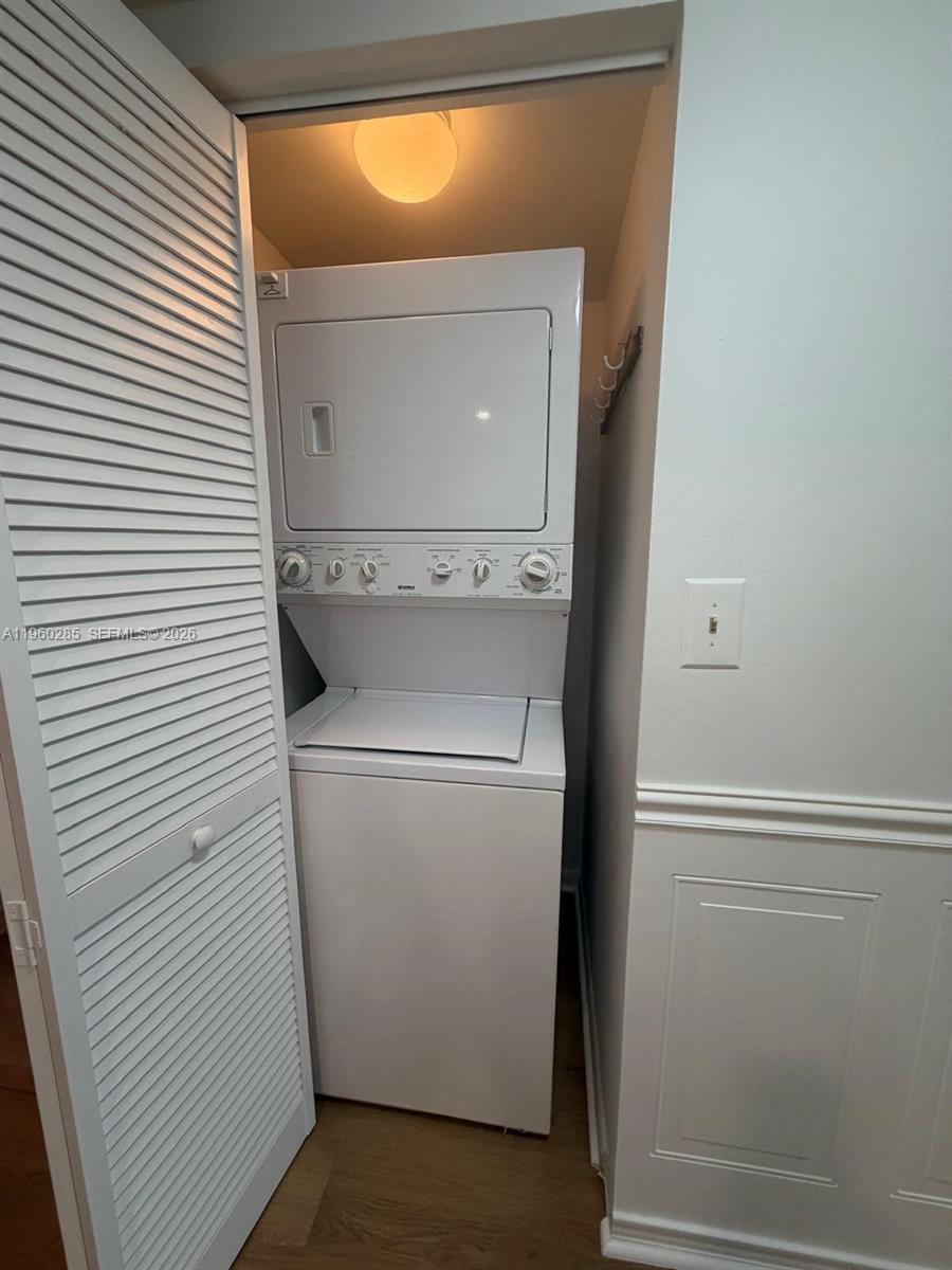 505 1 / 2  sq. ft. $ 2026-02-09 0 foto