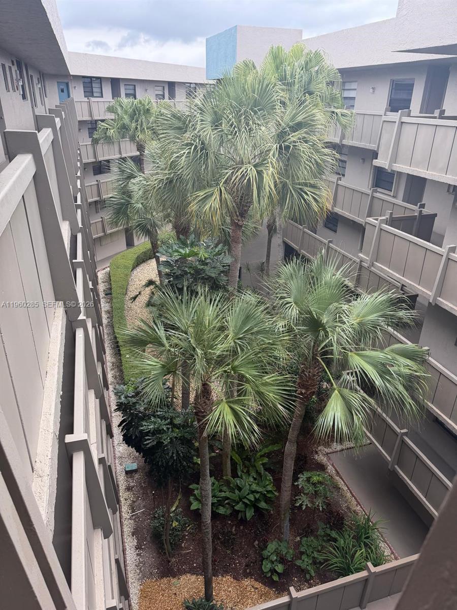 505 1 / 2  sq. ft. $ 2026-02-09 0 foto