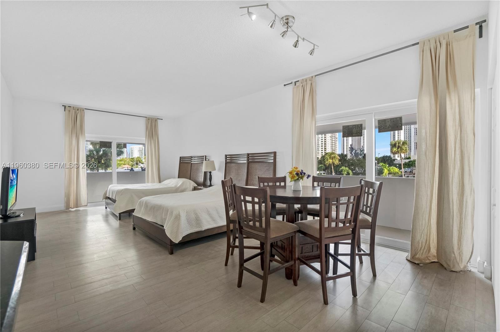 Ver detalles 125 0 / 1 598 sq. ft. $ 2026-02-06 0 foto