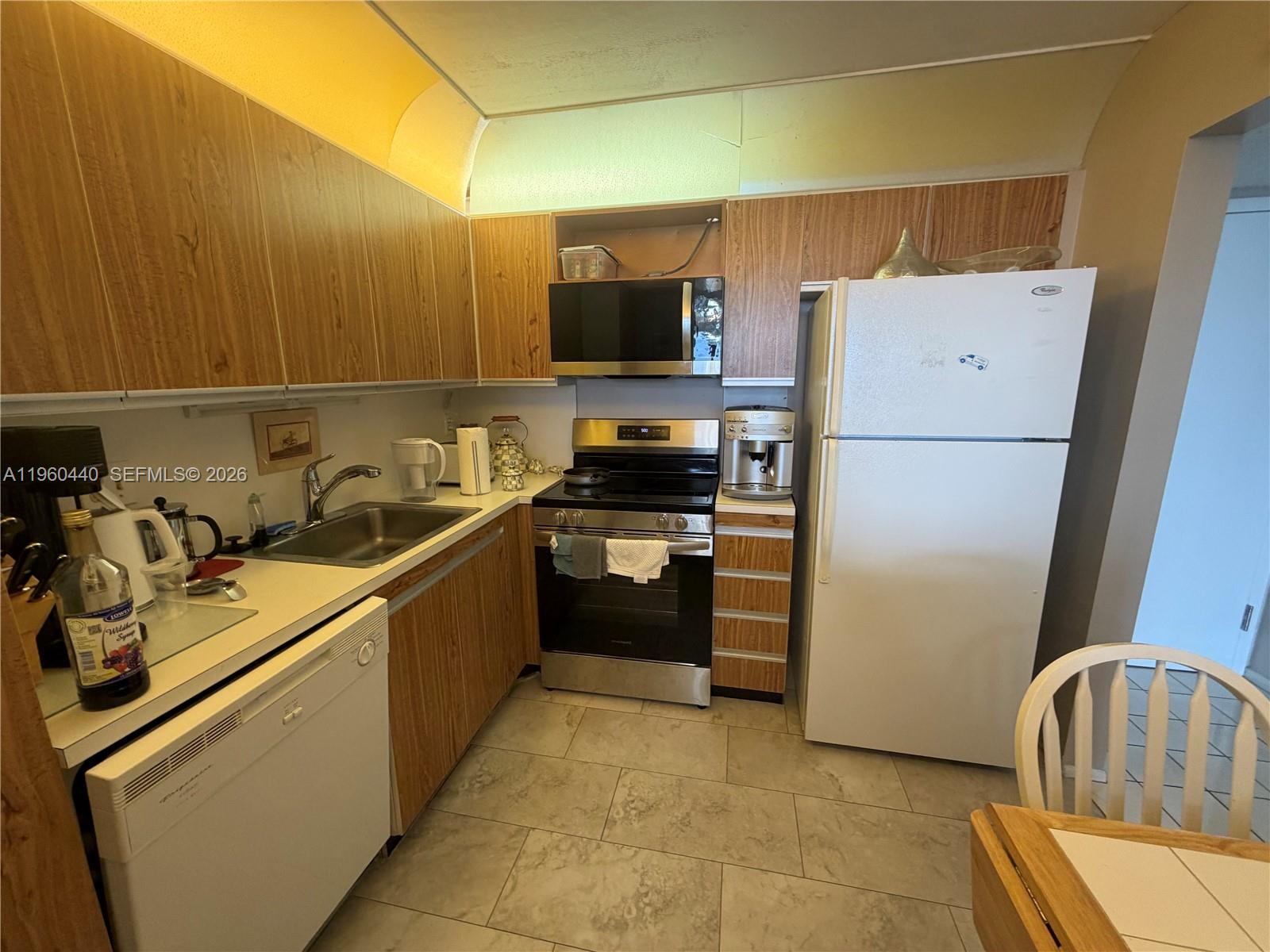 Photo of 2401 Ocean Dr  #606, Hollywood, Florida, 33019 - 