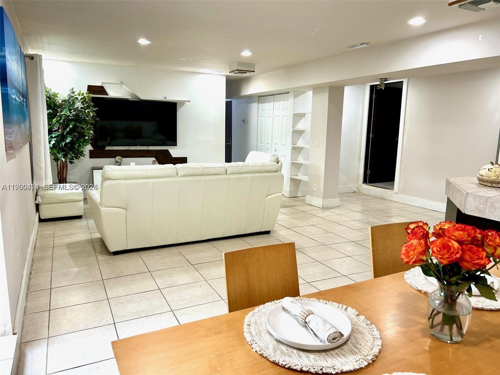 1531 6 / 5 3918 sq. ft. $ 2026-02-06 0 Photo