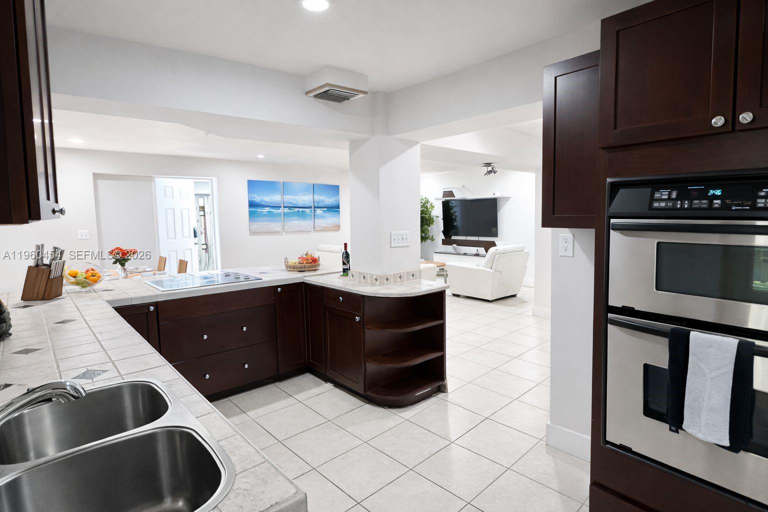 1531 6 / 5 3918 sq. ft. $ 2026-04-10 0 Photo