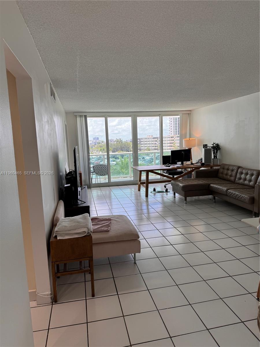 401 2 / 2 1357 кв.футов $ 2026-02-06 0 Фото