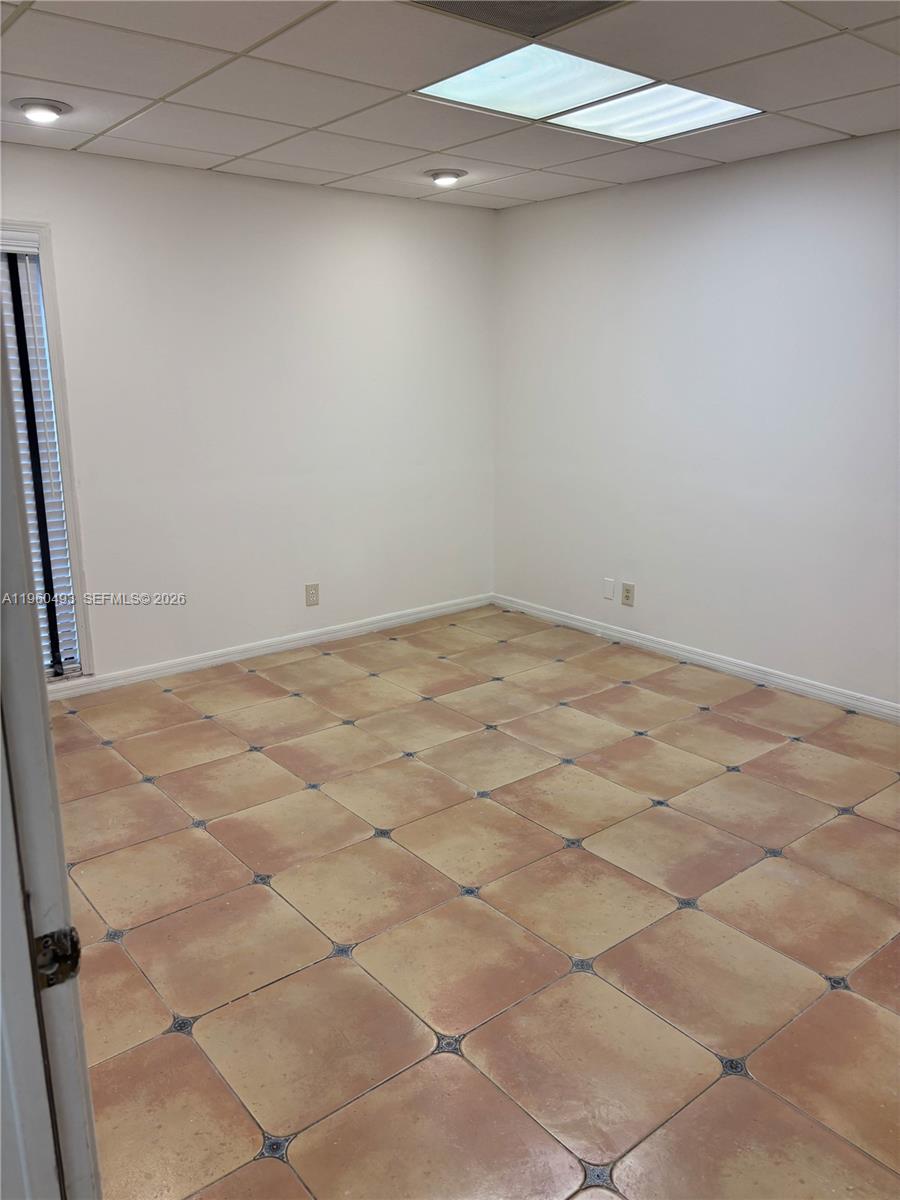 BLD-B #102  /   sq. ft. $ 2026-02-06 0 foto