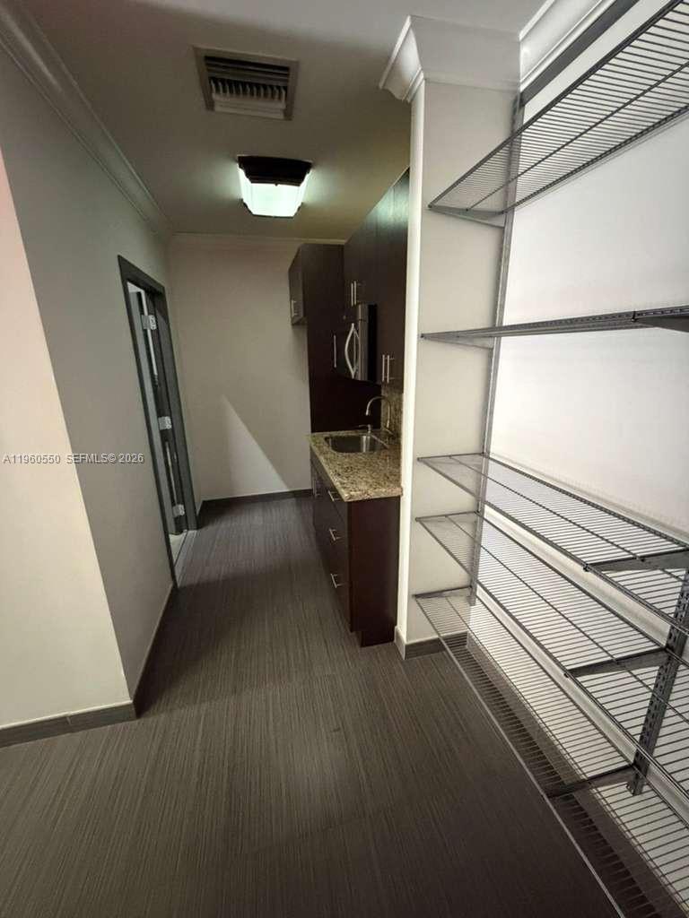 See details 13053 / sq. ft. $ 2026-02-12 0 Photo