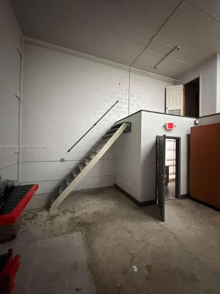 See details 13053 / sq. ft. $ 2026-02-12 0 Photo