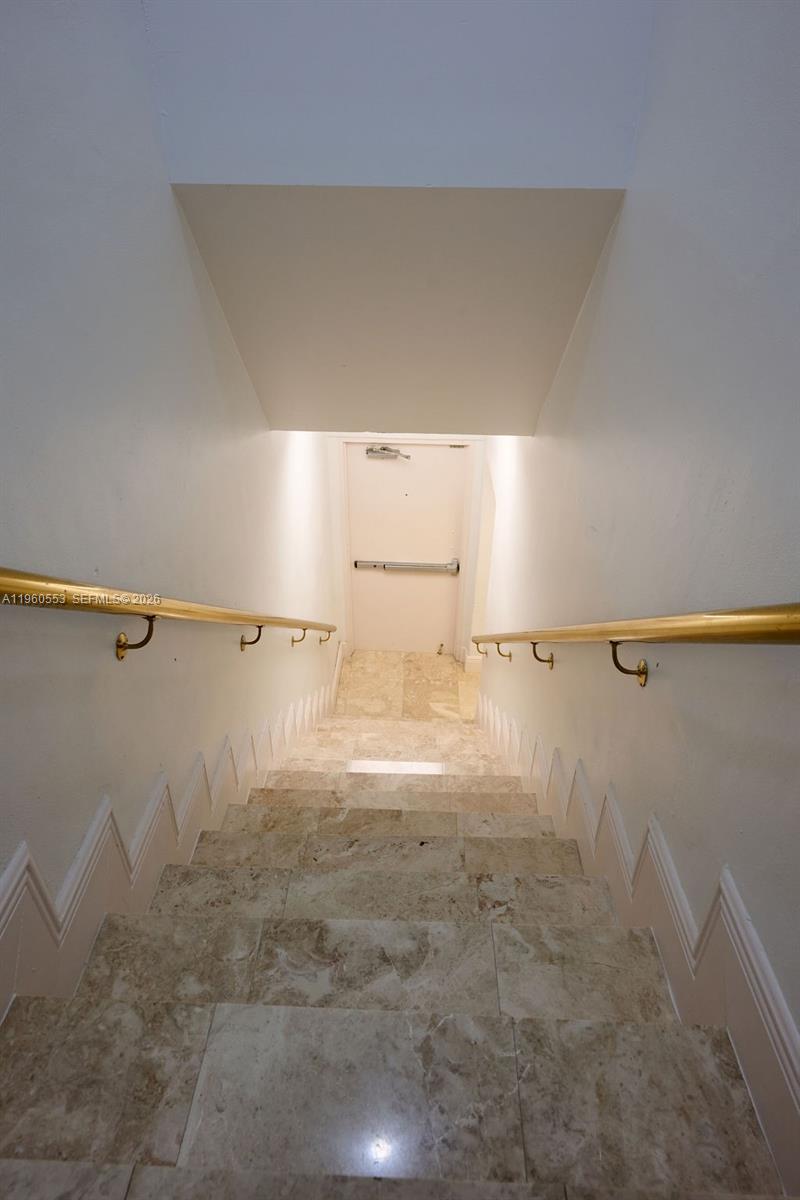   /   sq. ft. $ 2026-02-06 0 foto