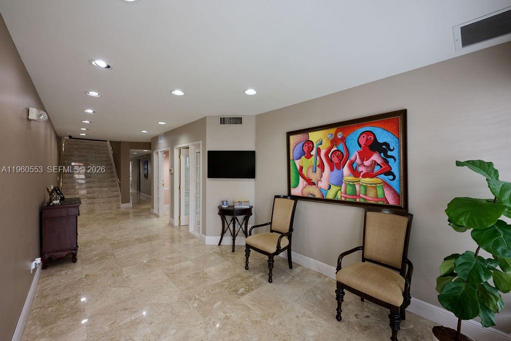   /   sq. ft. $ 2026-02-06 0 foto