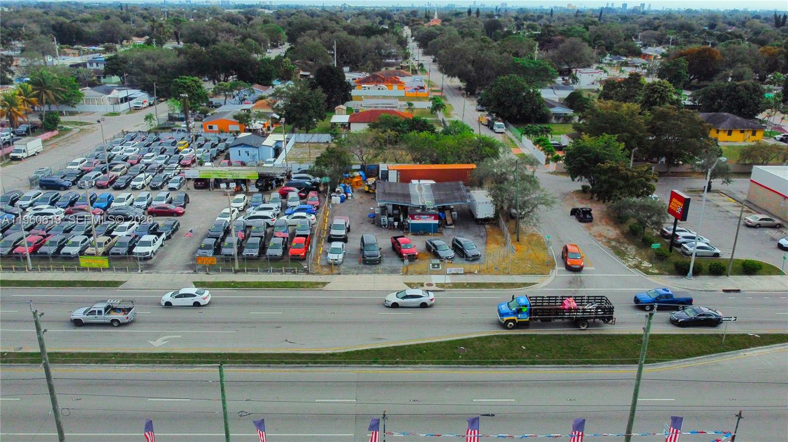   /   кв.футов $ 2026-02-06 0 Фото