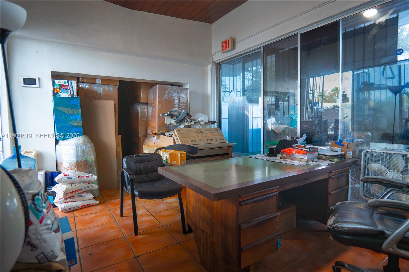   /   кв.футов $ 2026-02-06 0 Фото