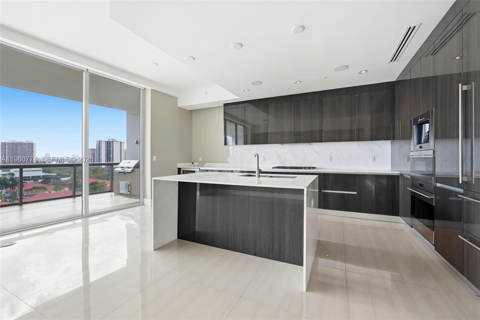 Photo of 3250 188th St  #906, Aventura, Florida, 33180 - 