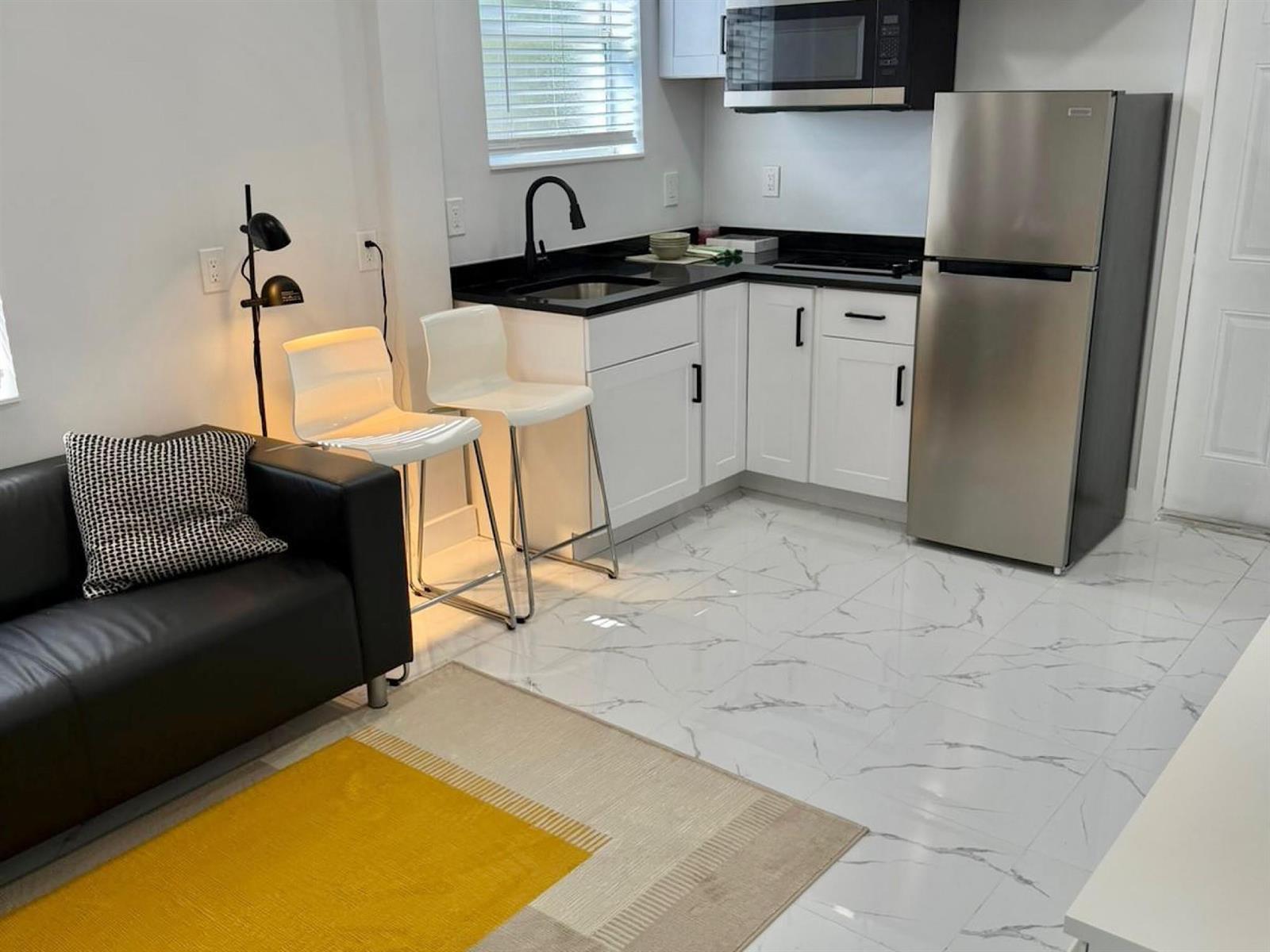   / 0 1296 sq. ft. $ 2026-04-15 0 foto