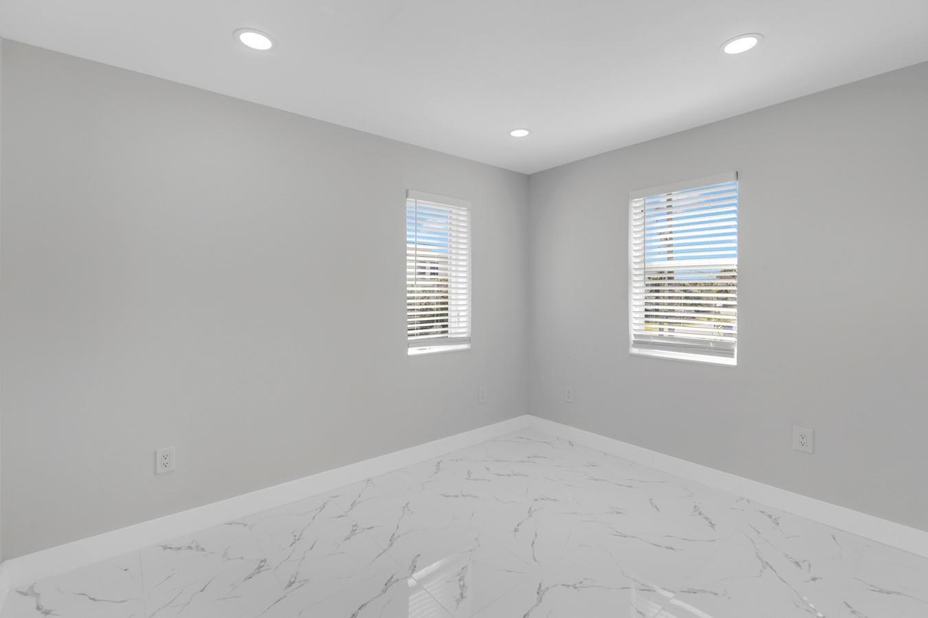   / 0 1296 sq. ft. $ 2026-04-15 0 foto