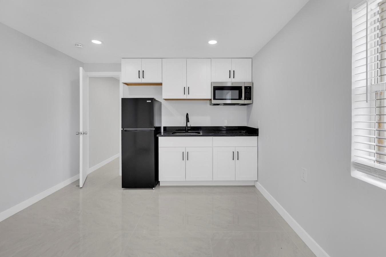   / 0 1296 sq. ft. $ 2026-04-15 0 foto
