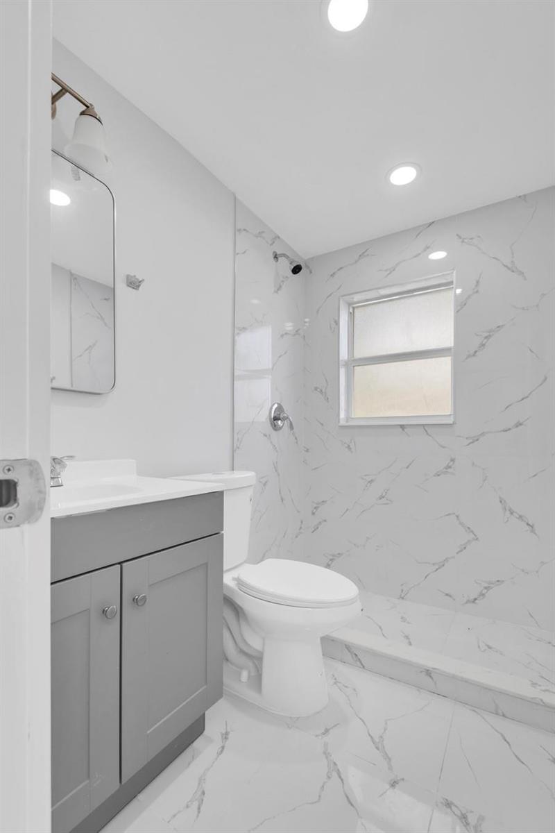   / 0 1296 sq. ft. $ 2026-04-15 0 foto