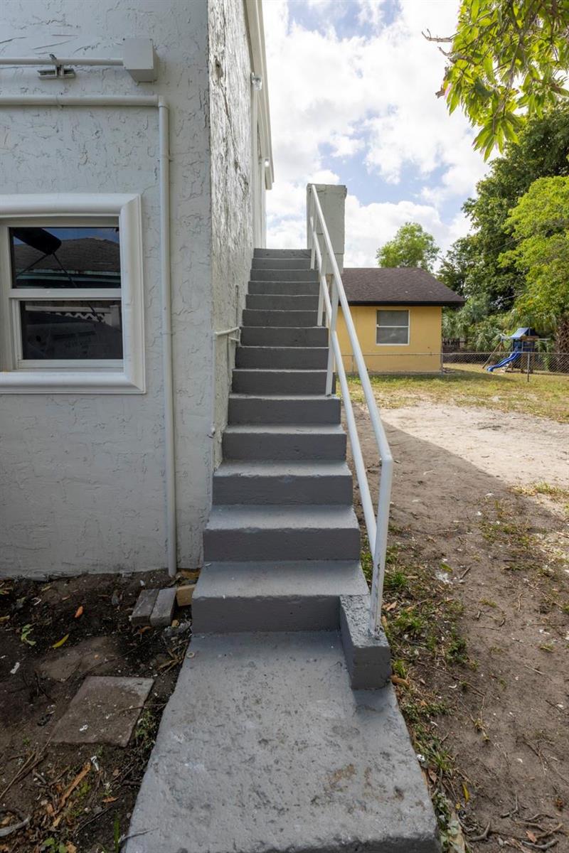   / 0 1296 sq. ft. $ 2026-04-15 0 foto