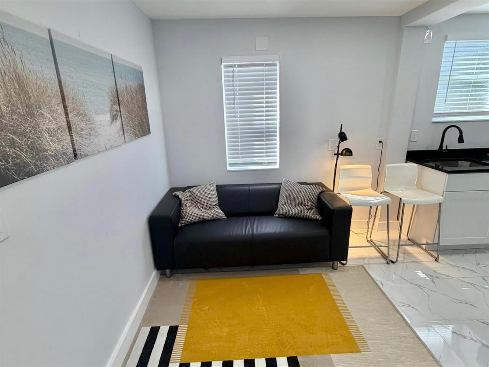   / 0 1296 sq. ft. $ 2026-04-15 0 foto