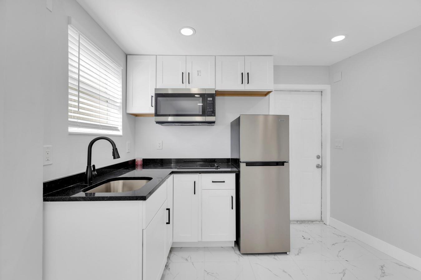   / 0 1296 sq. ft. $ 2026-04-15 0 foto