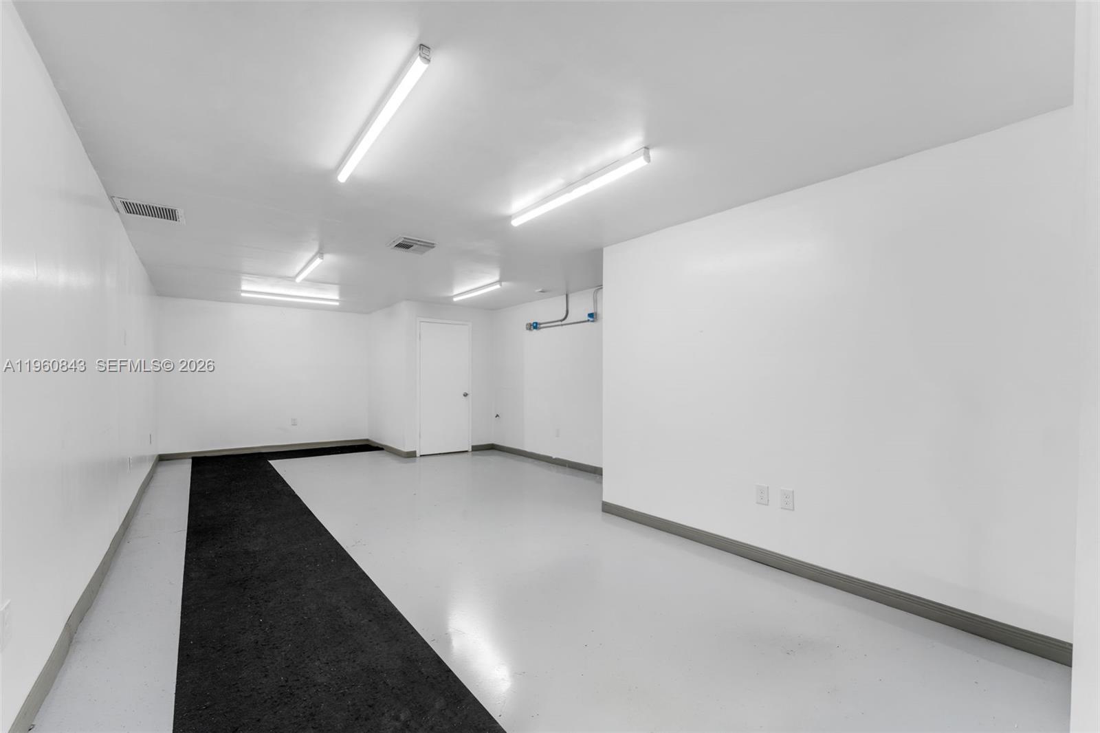 322  /   sq. ft. $ 2026-02-12 0 Photo